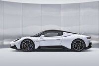3リッターV6ターボエンジンを搭載する、マセラティの新型スポーツカー「MC20」。同車については、将来的にフル電動モデルを追加する計画が明らかにされている。