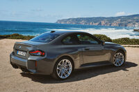 最高出力は480PS BMWが改良型「M2クーペ」を発表の画像