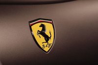 日本では2016年度(2016年4月~2017年3月)に、前年度よりも44台増しとなる726台のフェラーリが新規登録された。(日本自動車輸入組合調べ)