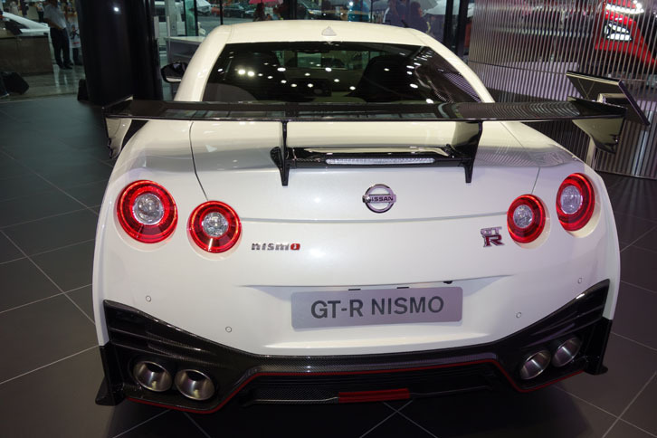 「GT-R NISMO」のバックショット。