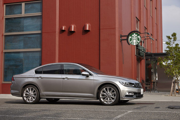 フォルクスワーゲン・パサートTSI Rライン（FF/7AT）【試乗記】 全方位