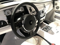 「ロールス・ロイス・ゴースト ゼニス コレクション」のステアリングまわり。