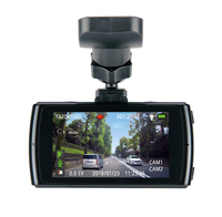 フロントカメラの室内側。モニターは3.0インチの16:9比率のワイド型なので映像の確認も容易だ。画質は前後ともにフルハイビジョン映像で、広角レンズでありながらひずみの少ない美しい映像が見られる。