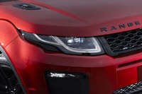 試乗車はオプションの「アダプティブLEDヘッドランプ」も装着していた。“目力”がさらに増す。