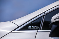 「EQS SUV」は、最高出力360PSの「EQS450 4MATIC SUV」と同544PSの「EQS580 4MATIC SUVスポーツ」の2モデルが設定される。今回は一充電航続可能距離(WLTCモード)が593kmで、車両本体価格1542万円の前者に試乗した。