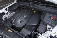 パワーユニットは3リッター直6ディーゼルターボエンジンと48Vマイルドハイブリッドシステム、9段ATの組み合わせ。燃費はWLTCモードで12.4km/リッターとされている。