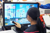 「運転能力診断テストコーナー」では、運転時に重要となる認知力、判断力をタッチ式のテストで測定する。