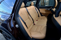 「T6 AWDサマム」では、リアにもシートヒーターが標準装備される。