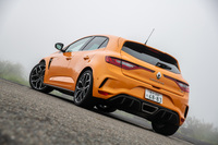 2017年9月のフランクフルトモーターショーで世界初公開された新型「メガーヌ ルノースポール」。日本では同年の東京モーターショーで披露され、2018年8月に発売された。