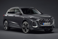 渕野「で、こちらが『Q5』です。『Q4 e-tron』『Q6 e-tron』と比べて、すっきりしてるでしょ?」
ほった「そ、そうっすね」
清水「フロントマスク以外は」