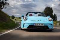 優れた動力性能は「911」の各車に共通する魅力。「GT3 S/C」も、0-100km/h加速は3.9秒、最高速度は313km/hと公称されている。
