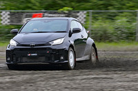 グラベルでの試乗車には、これから発売される予定の等速トランスファー、強化クラッチ、機械式LSD、エンジンガード、ロールバー、現在開発中のラリー車用サスペンションが装備されていた。