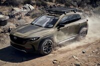 マツダ車には珍しい、ワイルド寄りの意匠が魅力的な「CX-50」。アラバマの、マツダとトヨタの合弁工場で生産される。