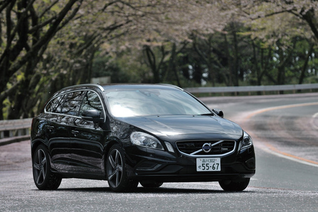 【スペック】全長×全幅×全高=4630×1865×1480mm/ホイールベース=2775mm/車重=1560kg/駆動方式=FF/1.6リッター直4DOHC16バルブターボ(180ps/5700rpm、24.5kgm/1600-5000rpm)/価格=468万円(テスト車=493万円/セーフティ・パッケージ=25万円)