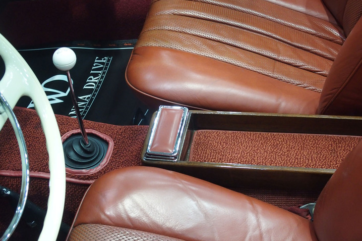 メルセデス・ベンツ230SL(1967年)