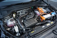 試乗車のパワートレインは1.5リッターガソリンターボエンジンとプラグインハイブリッド機構を組み合わせた「eHybrid」。同仕様のトランスミッションは6段DSG、駆動方式はFFとなる。