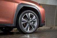 レクサスUX300h“バージョンL”(4WD/CVT)【試乗記】の画像