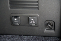 荷室にはAC100V・1500Wのコンセントを2つ搭載。災害時の備えとしても心強いが、炊飯器と電子レンジを組み合わせるなど、2つあることで夢が膨らむ。