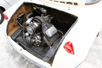 旧車イベントで撮影した「R360クーペ」のエンジン。356cc空冷4ストローク90度V型2気筒OHVから最高出力16PSと最大トルク2.2kgf・mを発生する。