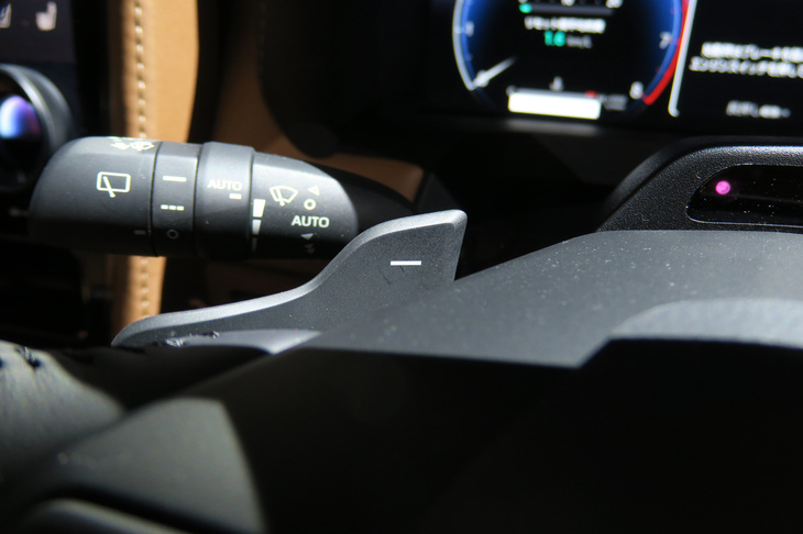 トヨタ・ヴェルファイアZプレミア(シフトパドル)