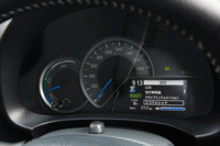 メーターには燃費情報やパワープラントの作動状況などを表示する液晶モニターが装備されている。(写真をクリックすると、各表示画面が見られます)