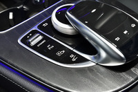 走行モードの多彩さが「E350eアバンギャルド スポーツ」の見どころ。走行モードは5つ、プラグインハイブリッドモードは4つ用意される。