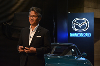 ロータリーエンジンの開発者としてその歴史を知る山本修弘氏が、プレスカンファレンスに臨んだ。