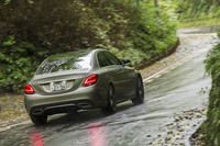 今回のマイナーチェンジでは、AMGモデルも含めた全車でATが7段から9段へと多段化されている。