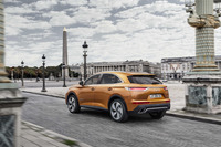 シトロエンから独立したDSブランドのフラッグシップとなるSUVが「DS 7クロスバック」。2018年7月に販売が開始された。“新世代のDSサスペンション”とうたわれる「DSアクティブスキャンサスペンション」を搭載している。