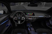メーターパネルには「BMWライブコックピットプロフェッショナル」と呼ばれるディスプレイシステムがオプションで用意される。