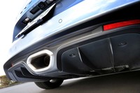 リアウイングを持たないデザインにこだわったという「A110」。リアディフューザー(写真)とフロアのフラット化により理想的なダウンフォース(250km/h走行時で275kg)を発生する。