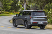 日産が2024年7月末に北米で「インフィニティQX80」の販売を開始の画像