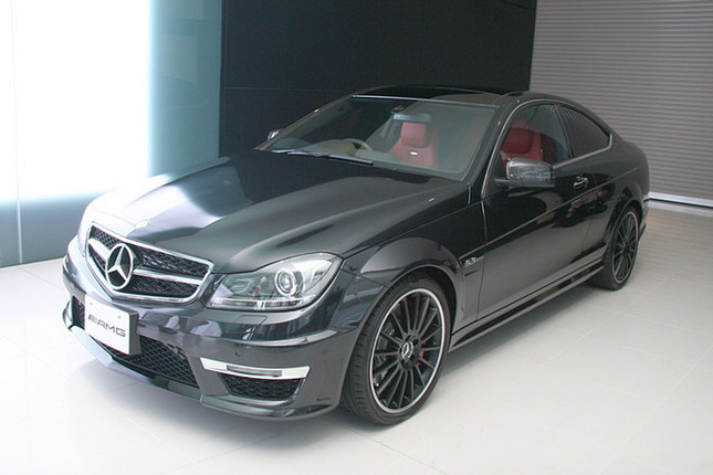 「メルセデス・ベンツC63 AMGクーペ」(AMGパフォーマンスパッケージ装着車)