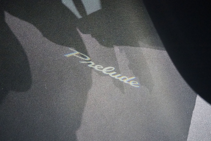 ホンダ・プレリュード(純正アクセサリー装着車のパターンプロジェクター)