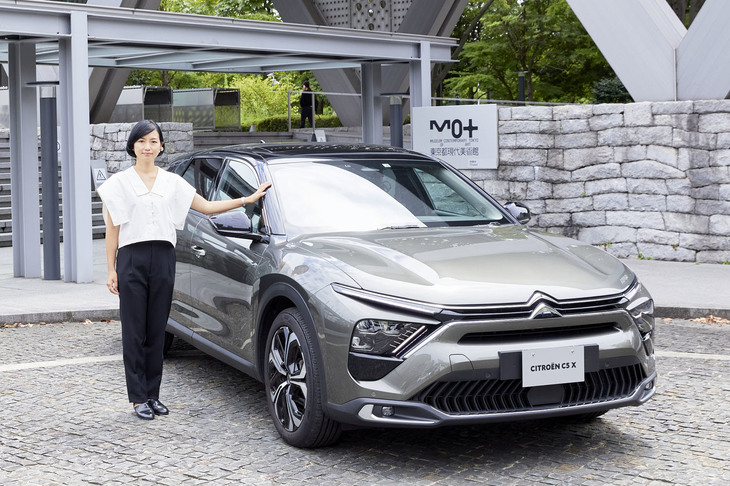 2022年8月29日に国内導入が発表された「シトロエンC5 X」。カラーマテリアルデザインを取りまとめた柳沢知恵さんに話を聞いた。
