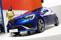 2019年の東京モーターショーに出展された新型「ルーテシア」。当初、日本導入は2020年前半とアナウンスされていたが、コロナ禍の影響により、スケジュールは遅れることとなった。