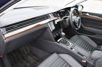 「ハイライン」のインテリアには、ウッドのデコラティブパネルがあしらわれる。