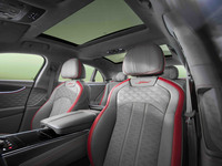 新型「ベントレー・フライングスパー」がデビュー 最高出力782PSのプラグインハイブリッドパワートレインを搭載の画像