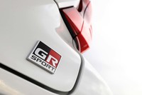 2019年10月18日に、「C-HR」のマイナーチェンジを機に設定された“GRスポーツ”。1.2リッターターボ車と1.8リッターのハイブリッド車がラインナップされる。