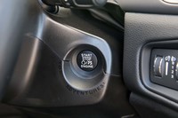 スタート/ストップボタンのまわりには「TO NEW ADVENTURES!」の文字が刻まれている。