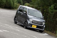 新型「N-WGN」は、「N-BOX」「N-VAN」に続く、新世代「N」シリーズ第3弾。3モデルの中ではもっとも低重心なだけあって、その運動性能は優秀だ。