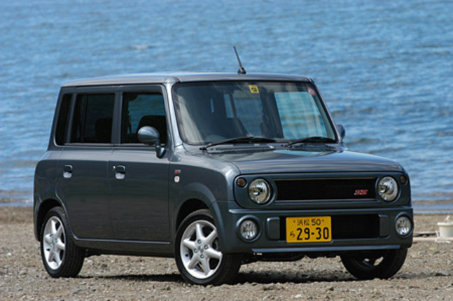 【スペック】全長×全幅×全高=3395×1475×1495mm/ホイールベース=2360mm/車重=800kg/駆動方式=FF/0.66リッター直3DOHC12バルブターボ・インタークーラー付き(64ps/6500rpm、10.8kgm/3500rpm)/車両本体価格=112.3万円(テスト車=119.0万円/オーディオ=6.7万円)