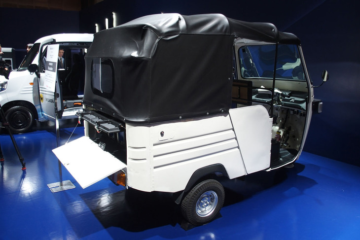 リキシャ(電動三輪タクシー)