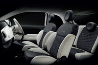 アップグレードした内外装や装備が特徴の限定車「フィアット500 1.2ドルチェ」登場の画像