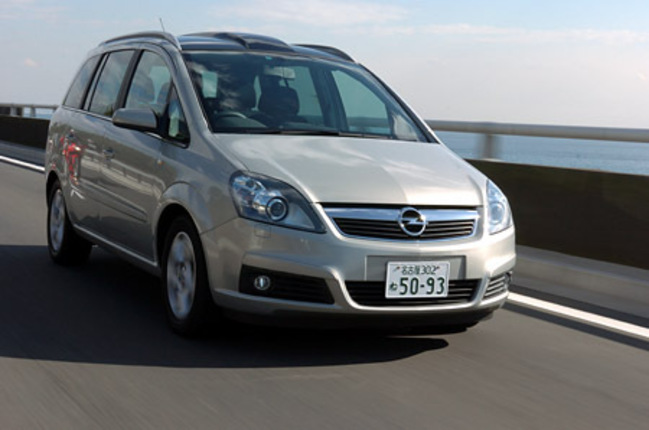【スペック】全長×全幅×全高=4465×1805×1660mm/ホイールベース=2705mm/車重=1600kg/駆動方式=FF/2.2リッター直4 DOHC16バルブ(150ps/5600rpm、21.9kgm/4000rpm)/価格=299.0万円(テスト車=326万3000円/パノラマガラスサンルーフ+AFL付バイキセノンヘッドランプ=27万3000円)