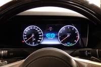 「S450」のメーターパネル。