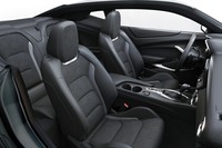 シャドーグレーメタリックのカラーが決め手 特別な「シボレー カマロ」が20台限定で登場の画像