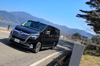 トヨタ・グランエース プレミアム