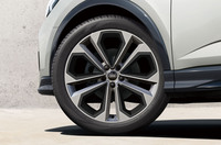 「アウディQ3」に足元を引き締めた特別仕様車「ダイナミックエディション」が登場の画像