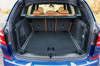 5人乗車時の荷室容量は550リッター。